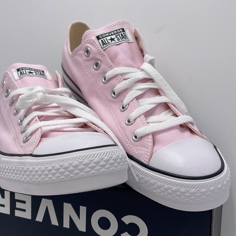 Converse Men’s A08628F
CTAS OX PINK FOAM Sneakers Chuck Taylor All Star - Picture 5 of 16